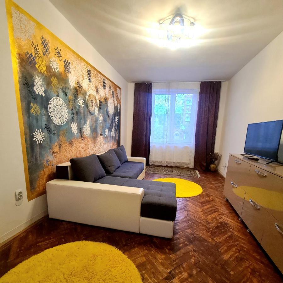 Mural Art Apartament Petroşani Extérieur photo